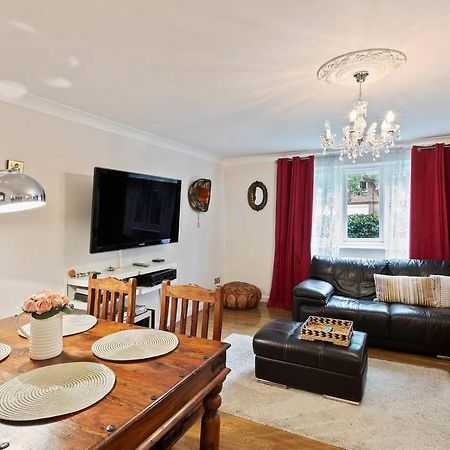 Beautiful And Cosy 2 Bedroom Flat Лондон Екстериор снимка
